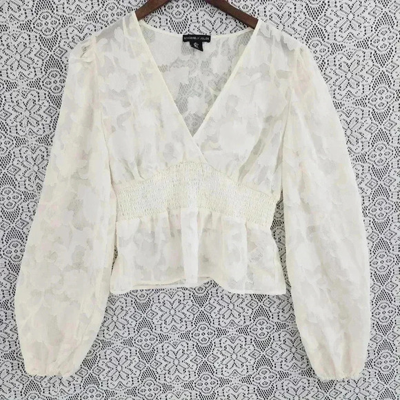 Sincerly Jules wrap textured balloon sleeve crop blouse L cream - Picture 1 of 7